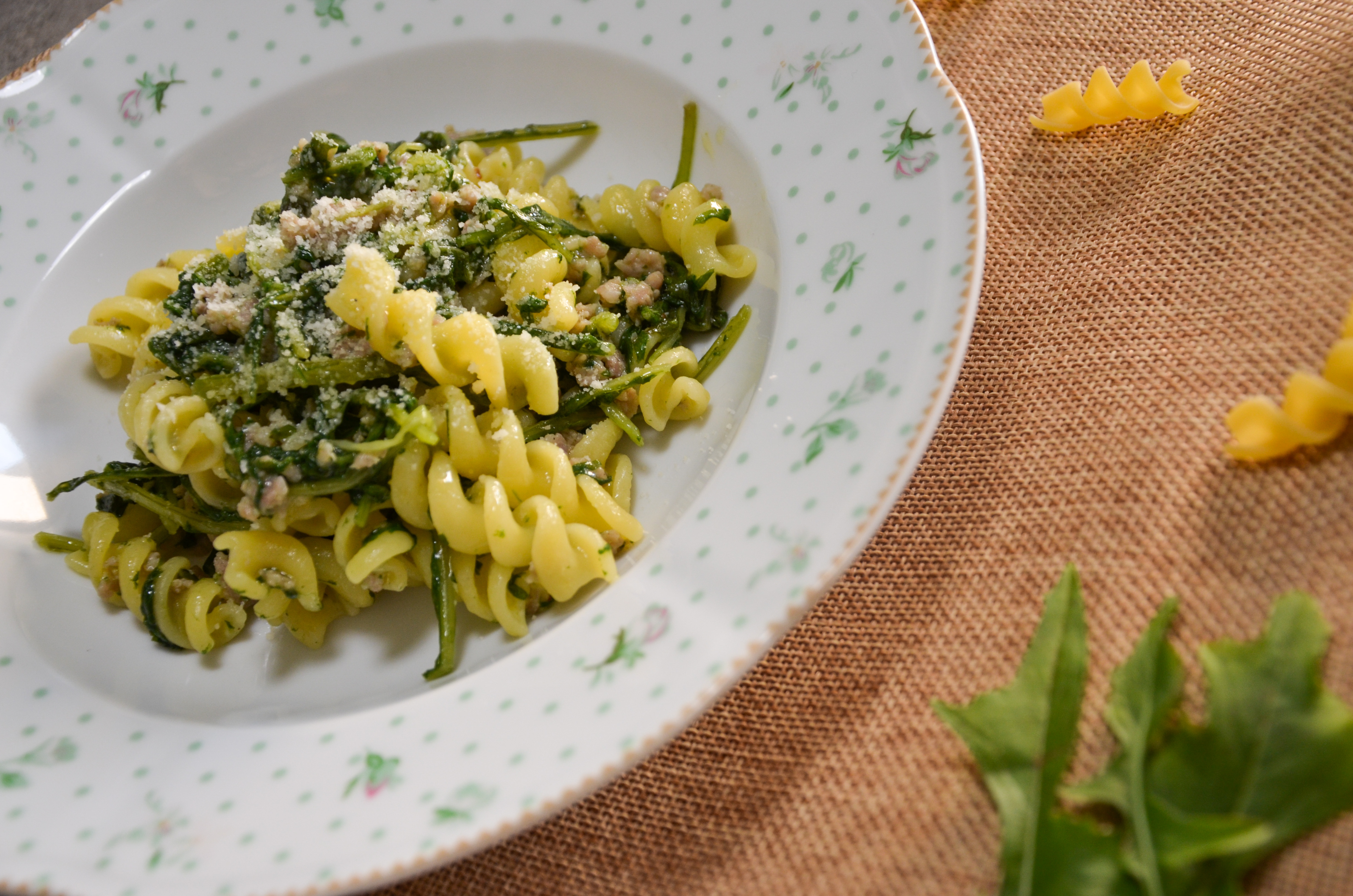 FUSILLI CICORIA E SALSICCIA